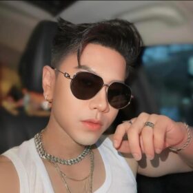 Quản lý cho ca sỹ Akira Phan