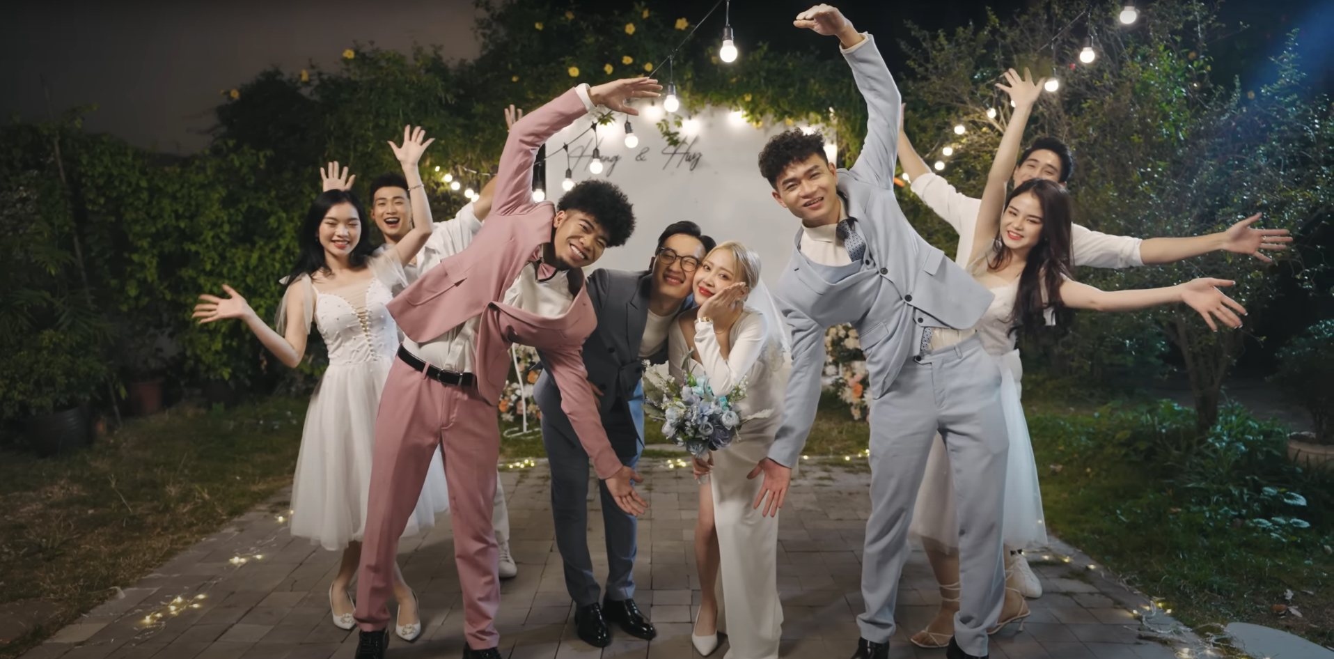 CHÀNG TRAI SỜ MÁT - TUẤN CRY ft. TÙNG VIU X SMARTMEN | OFFICIAL MV
